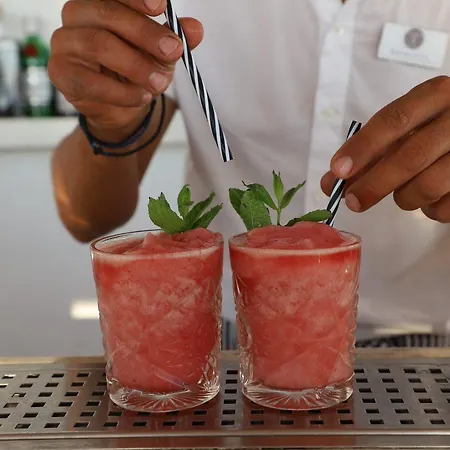 Rocabella Santorini & Hotel 4*