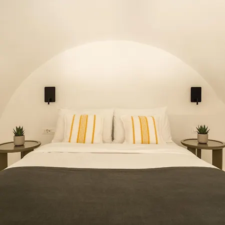 Rocabella Santorini & Hotel 4*