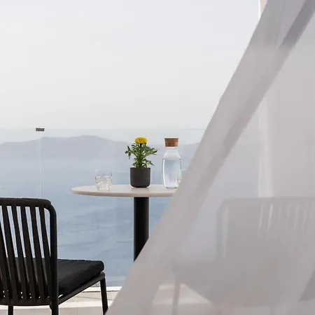 Rocabella Santorini & Hotel 4*