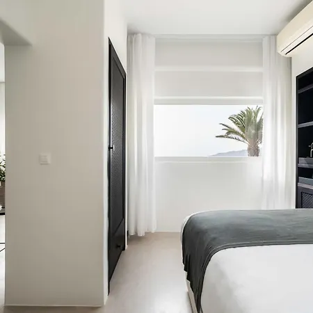 Rocabella Santorini & Imerovigli (Santorini)