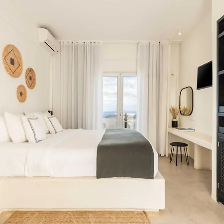 Rocabella Santorini & Hotel 4*